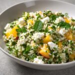 Tabbouleh aux Pêches Blanches et Menthe avec Fromage de Chèvre Frais