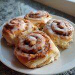 Cinnamon Rolls express sans levure (prêts en 30 minutes)