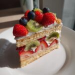 gâteau d'anniversaire aux fruits